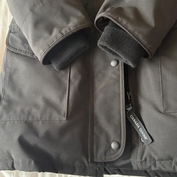 Authentic Canada Goose Trillium Black Parka with Fur - Picture 6 of 7